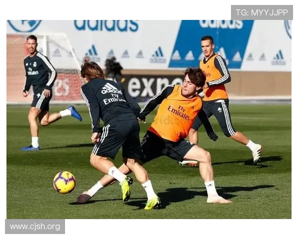 伯纳乌赛前反种族横幅掀热议潮